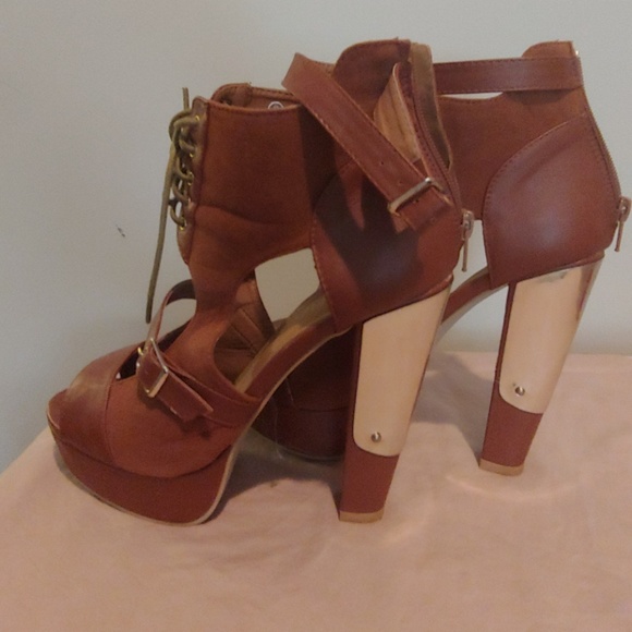 Shoes - Picture 3 of 5